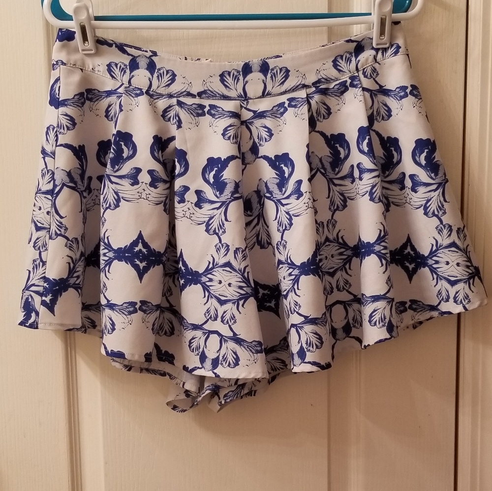 Flowy flowered shorts
